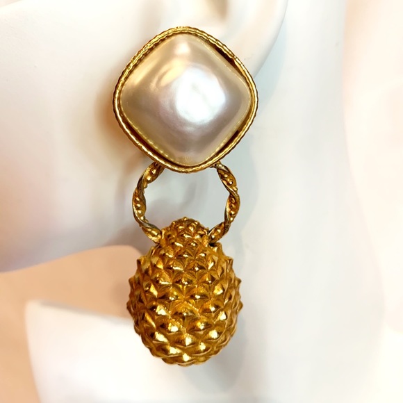 DOMINIQUE AURIENTIS❌SOLD❌PARIS GRIPOIX PEARL GILT PINECONE VINTAGE 80s EARRINGS - Picture 2 of 6